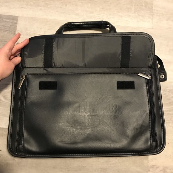 Solo Leather Laptop Messenger Bag - Picture 3 of 7